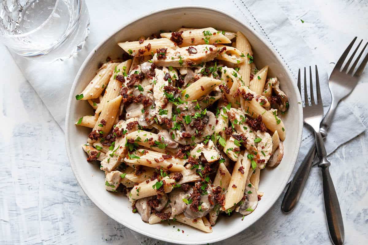Chicken, bacon and mushroom pasta bake
